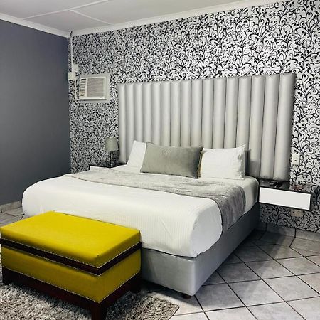 Pari Guest House Middelburg  Esterno foto