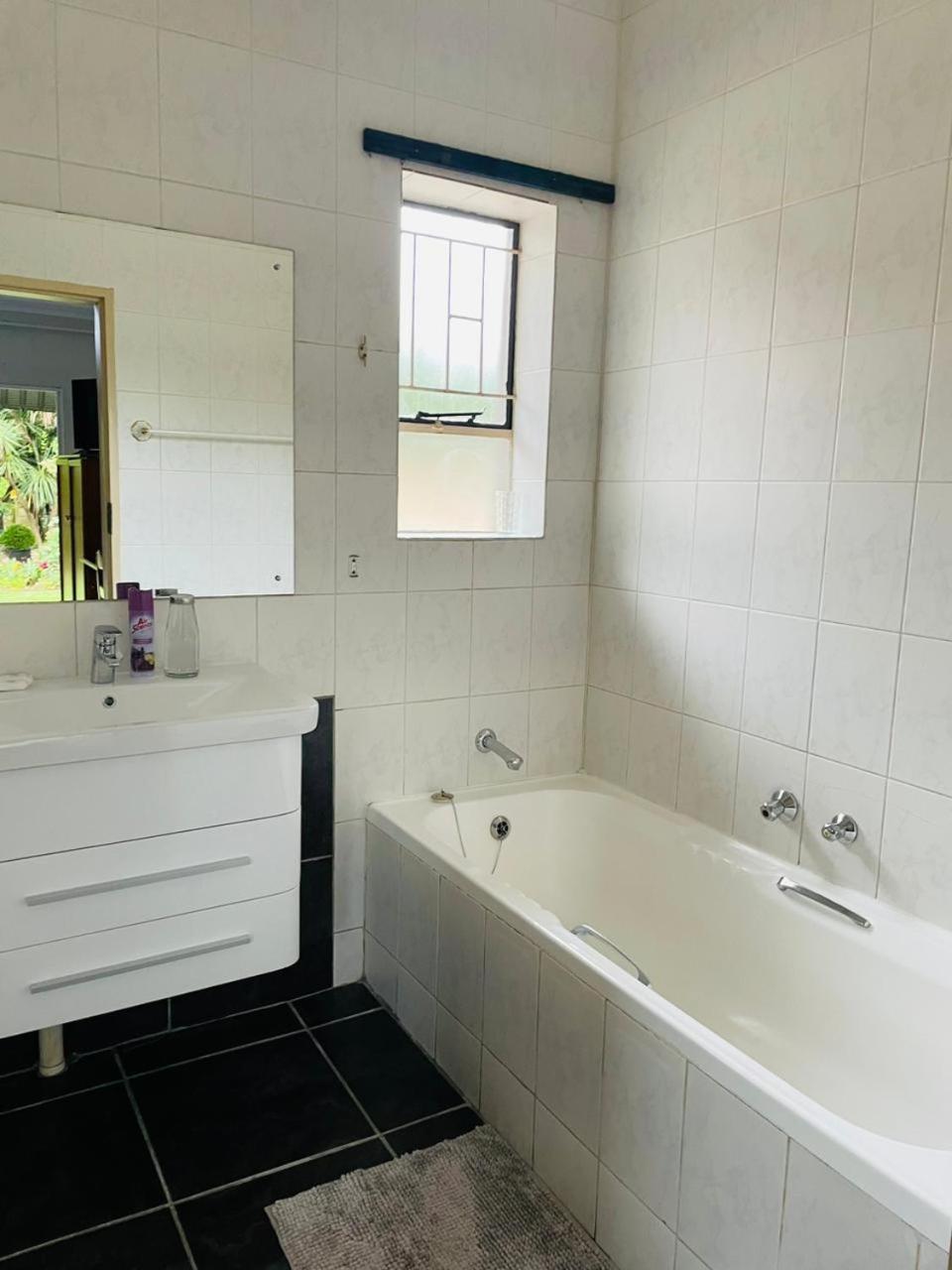 Pari Guest House Middelburg  Esterno foto