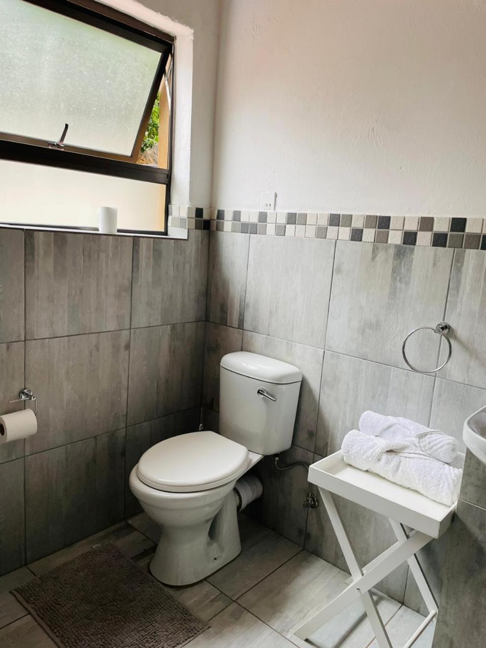 Pari Guest House Middelburg  Esterno foto