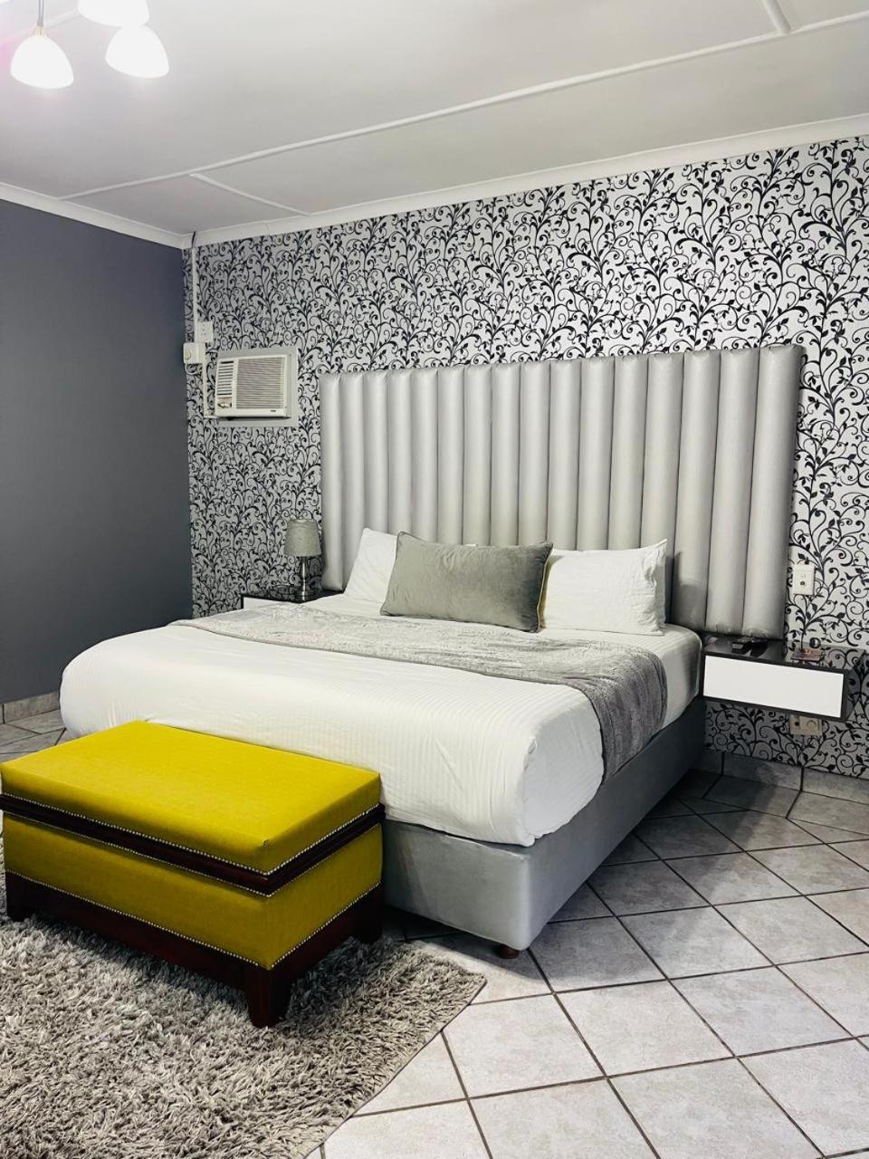 Pari Guest House Middelburg  Esterno foto